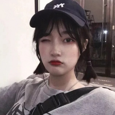 今秋穿卫衣怎么搭才好看?有这“3裤2裙”就够了,时髦保暖又显瘦